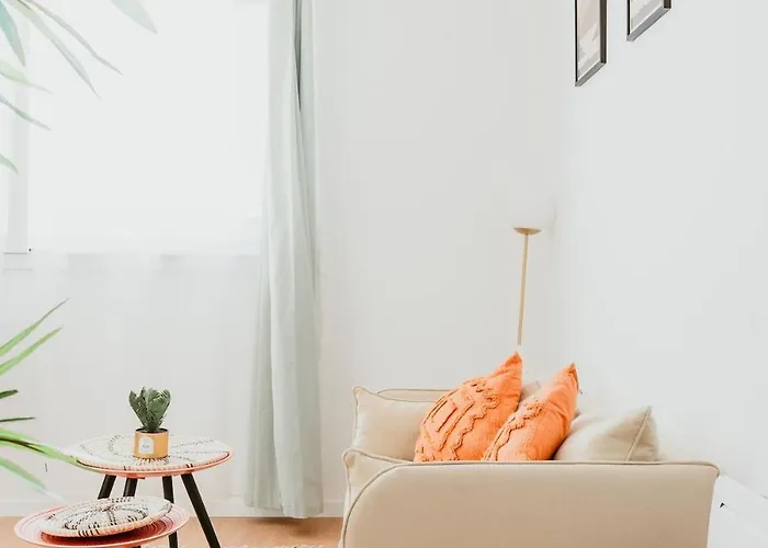 - Le Quai 01 Apartment *